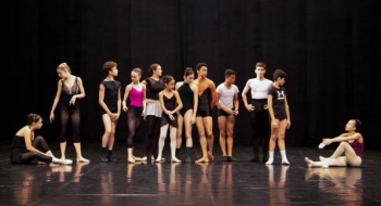 Bailarinos do Basileu França participam do maior festival de dança do mundo